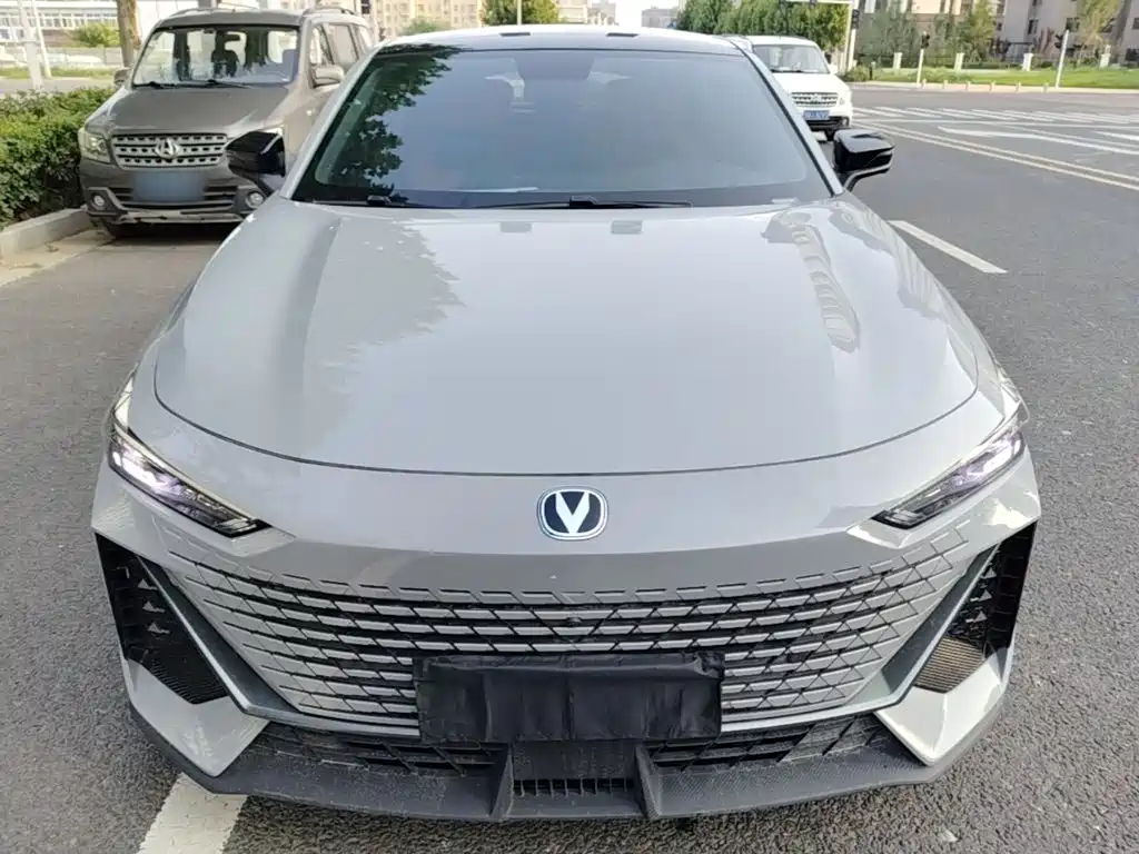 Changan UNI-V — миниатюра 3