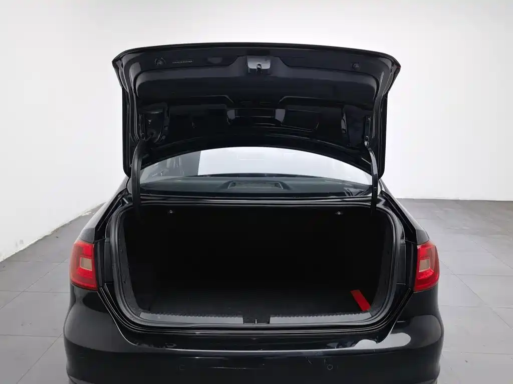 Volkswagen Sagitar — миниатюра 16