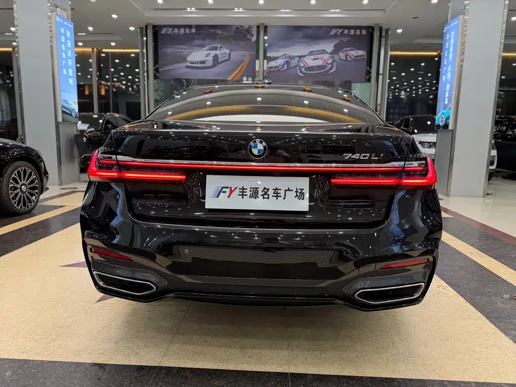 BMW 7 Series — миниатюра 27
