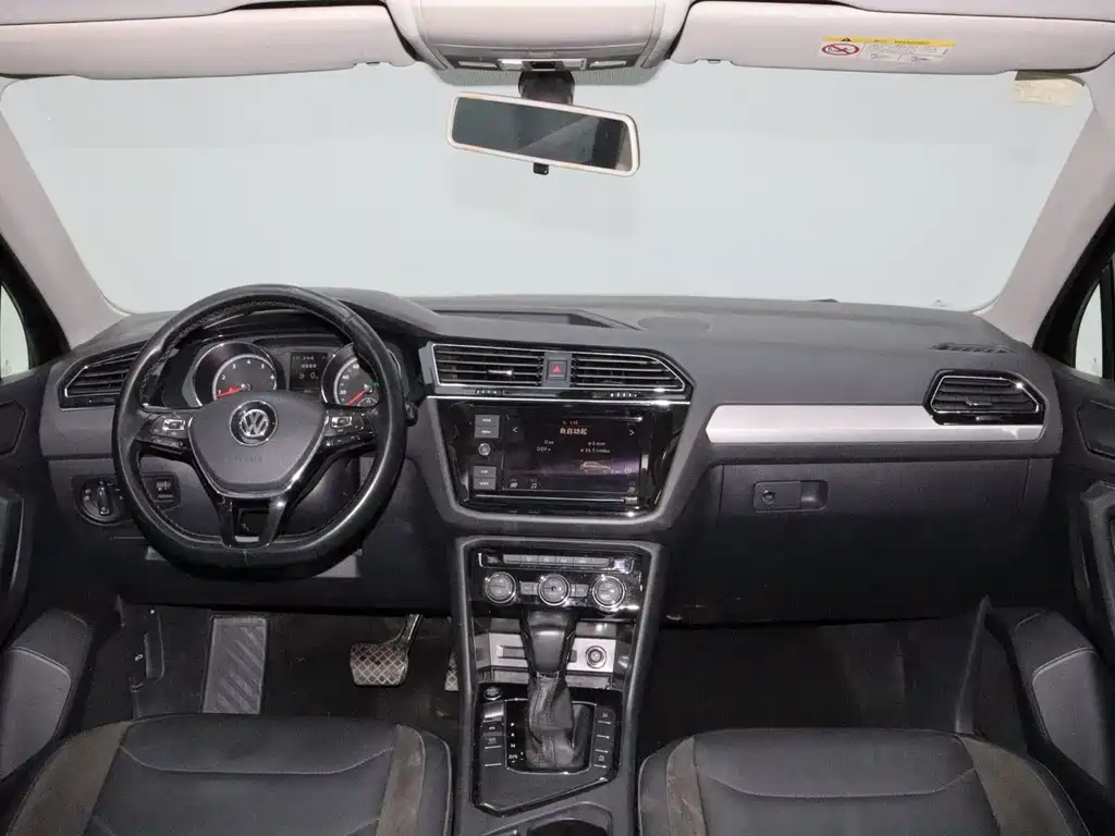 Volkswagen Tiguan L — миниатюра 15