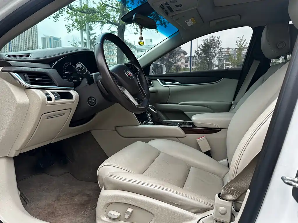 Cadillac XTS 2014 28T Comfort