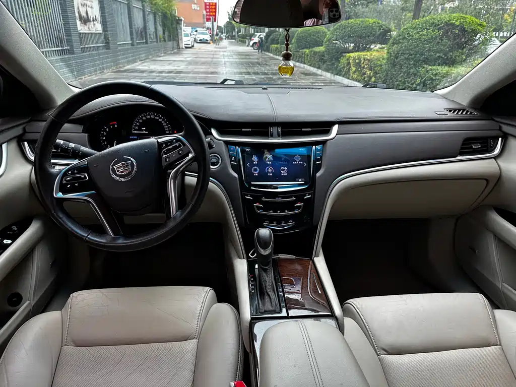 Cadillac XTS 2014 28T Comfort