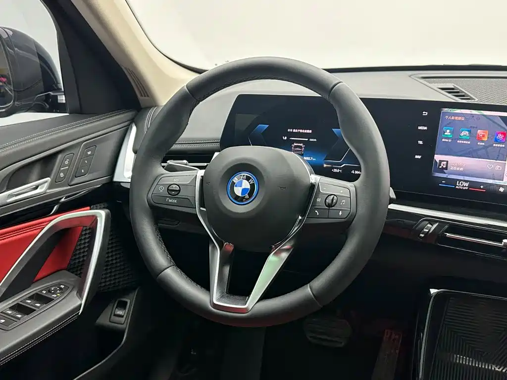 BMW iX1 — миниатюра 22