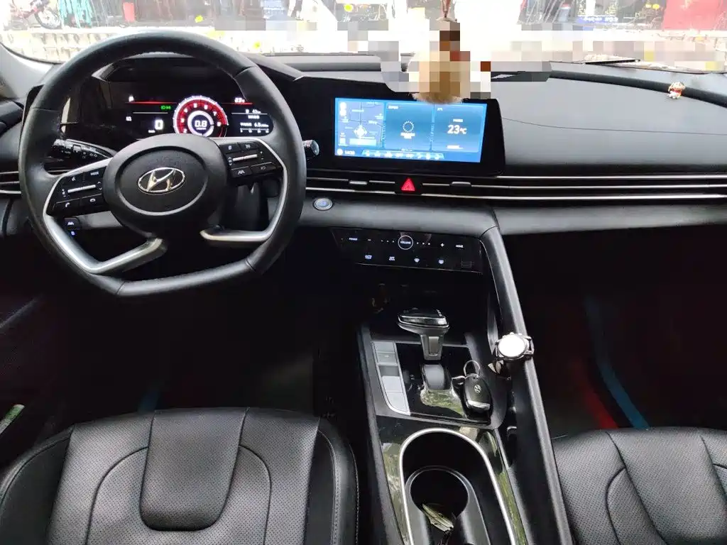 Hyundai Elantra — миниатюра 6