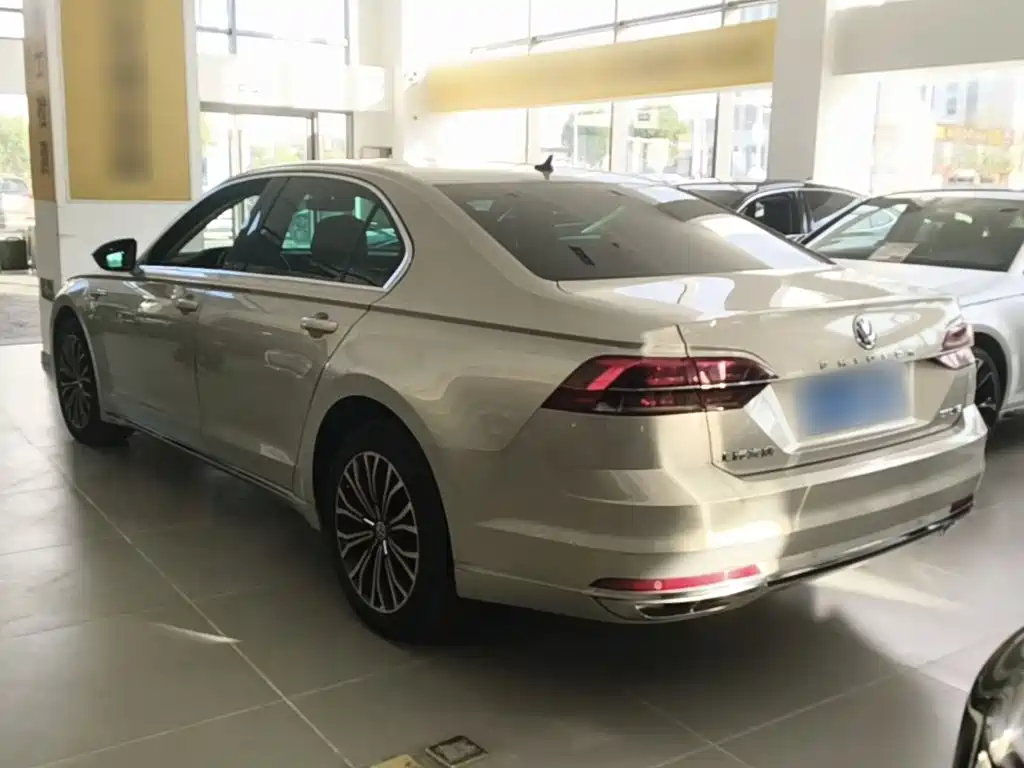 Volkswagen Phideon — миниатюра 5