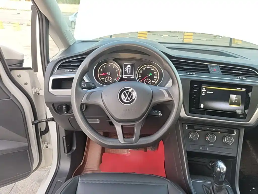 Volkswagen Touran — миниатюра 11