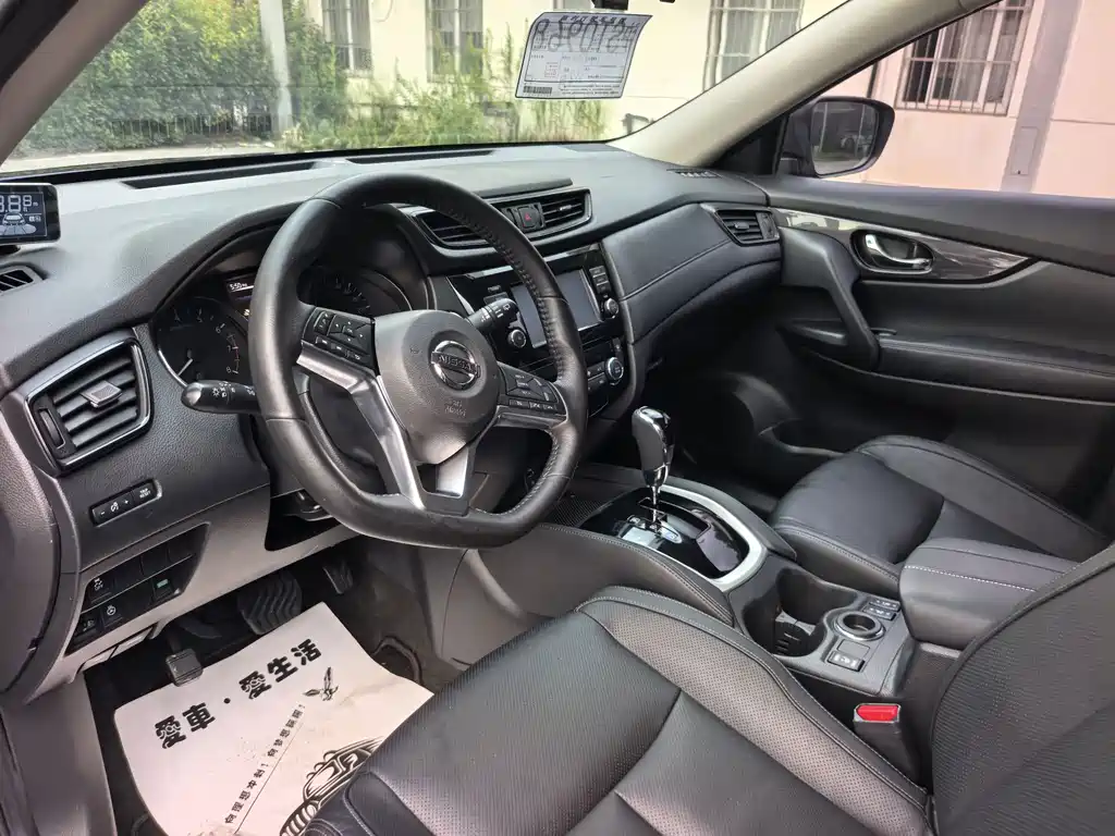 Nissan X-Trail — миниатюра 8