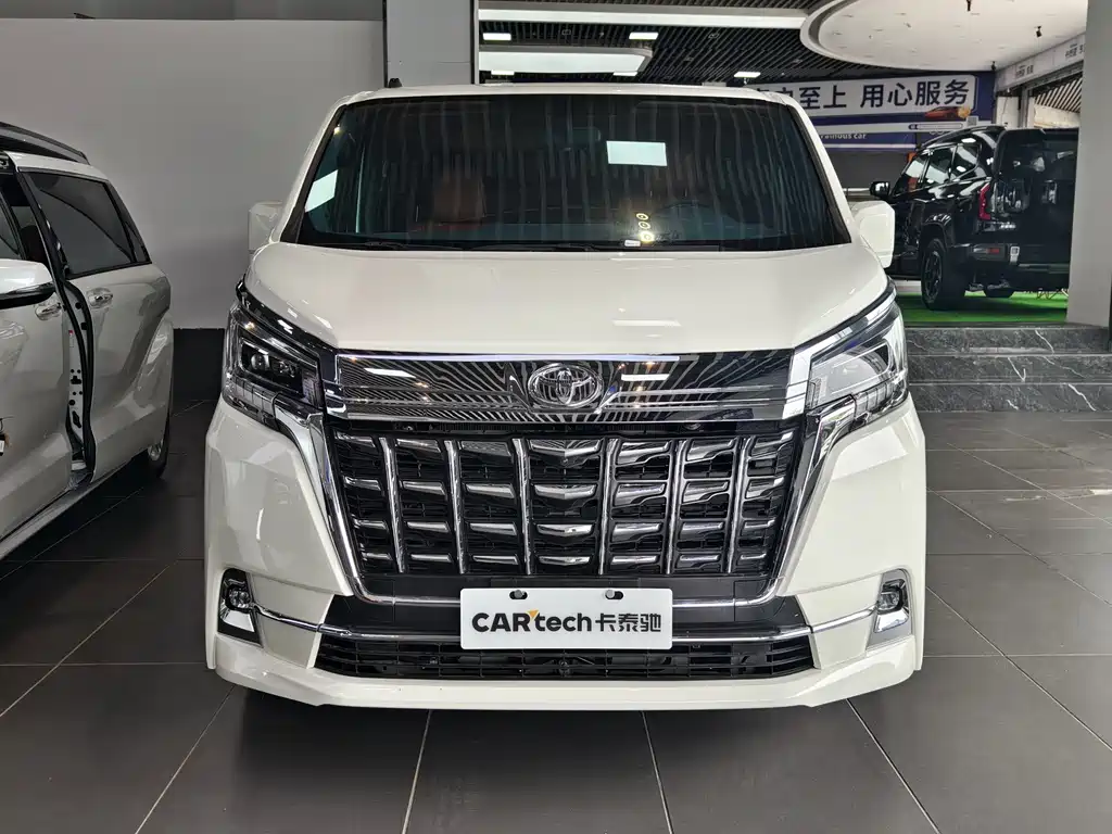 Toyota HiAce 2025 3.5L AT