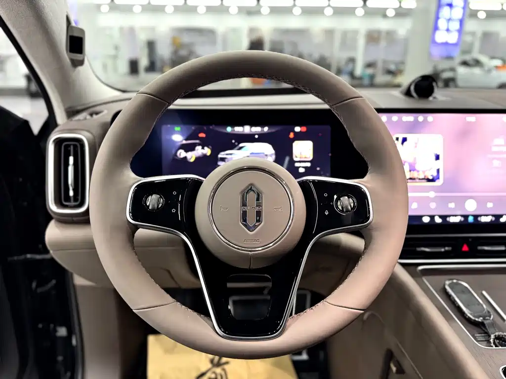 AITO ASK THE WORLD M9