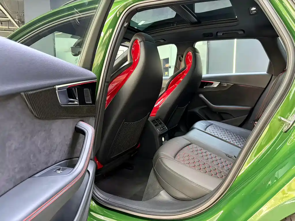 Audi RS 4 — миниатюра 6