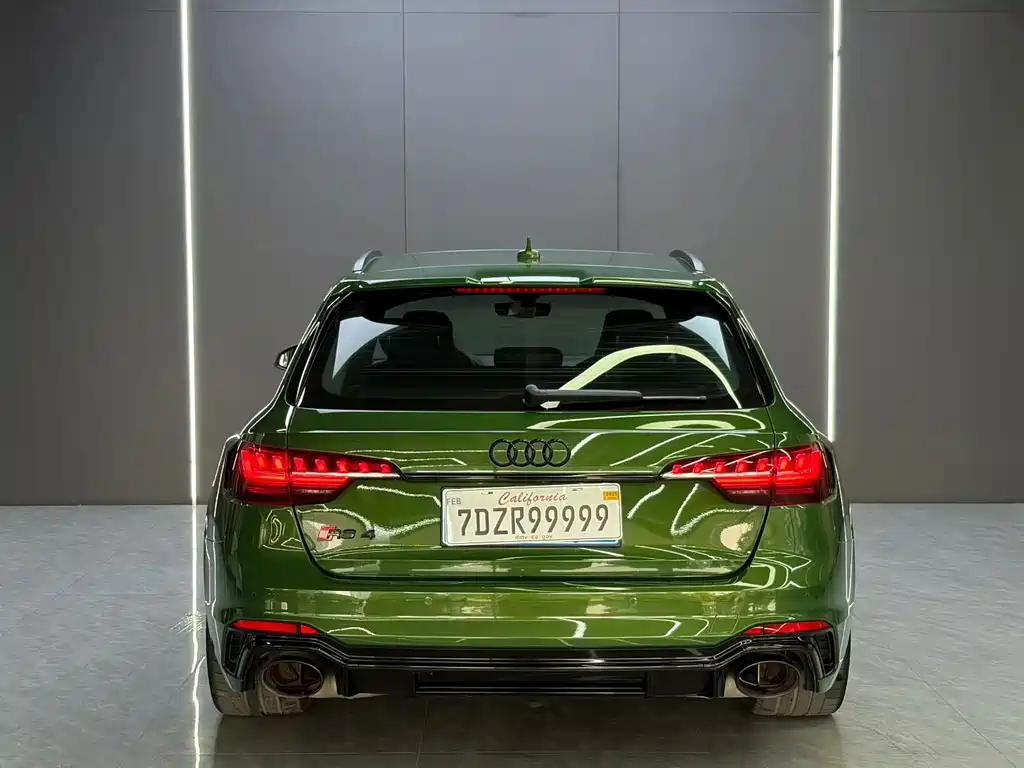 Audi RS 4 — миниатюра 9