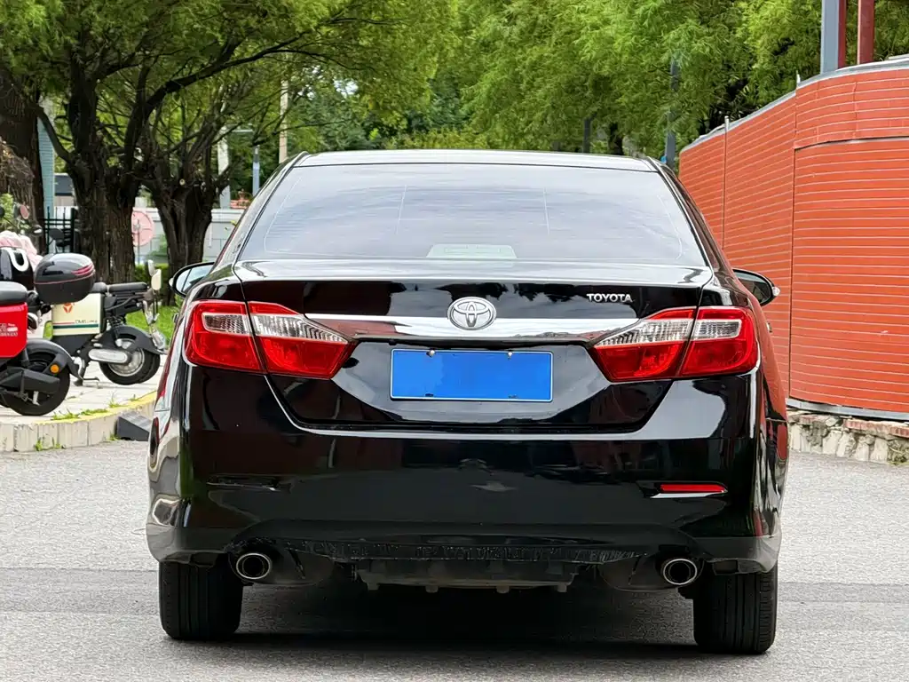 Toyota Camry — миниатюра 8