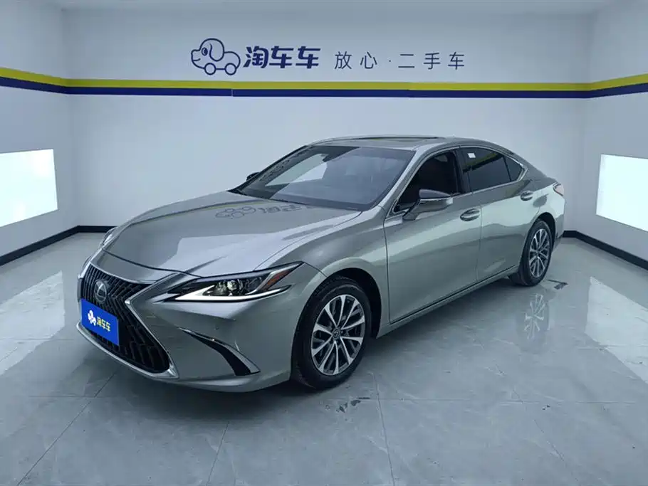 Lexus ES 2024