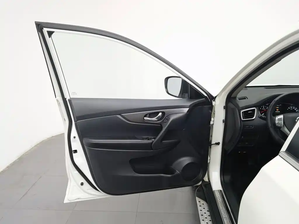 Nissan X-Trail — миниатюра 8