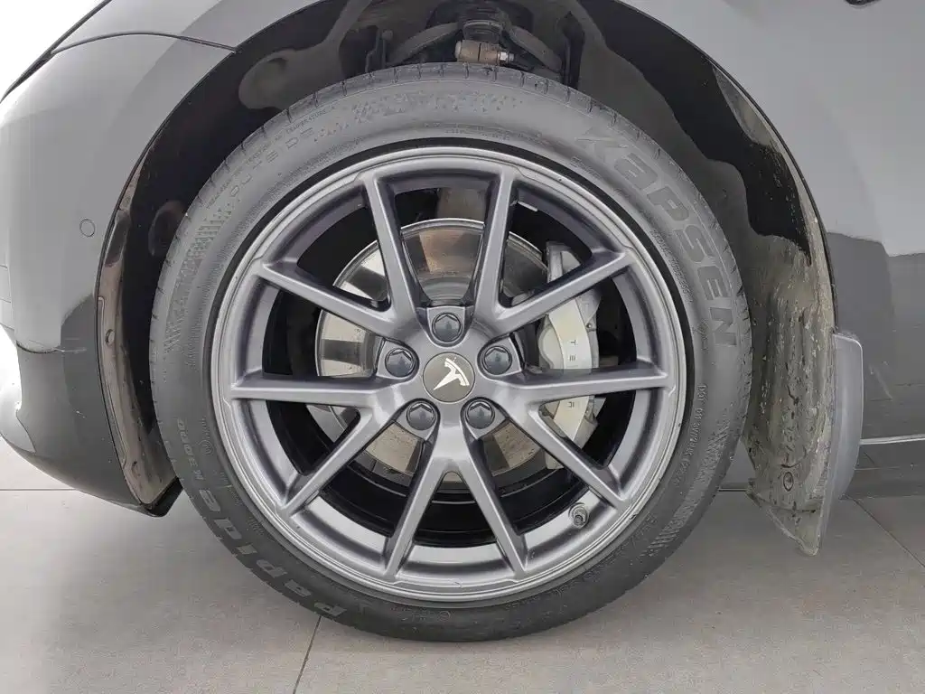 Tesla Model 3 — миниатюра 17