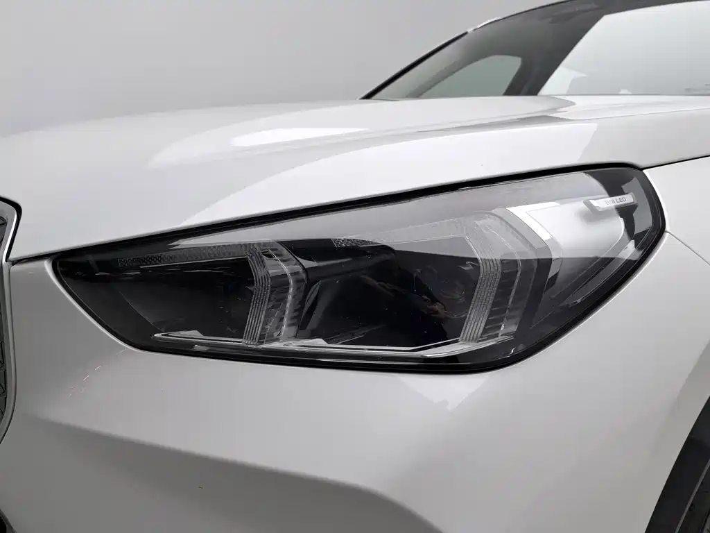 BMW iX1 — миниатюра 7