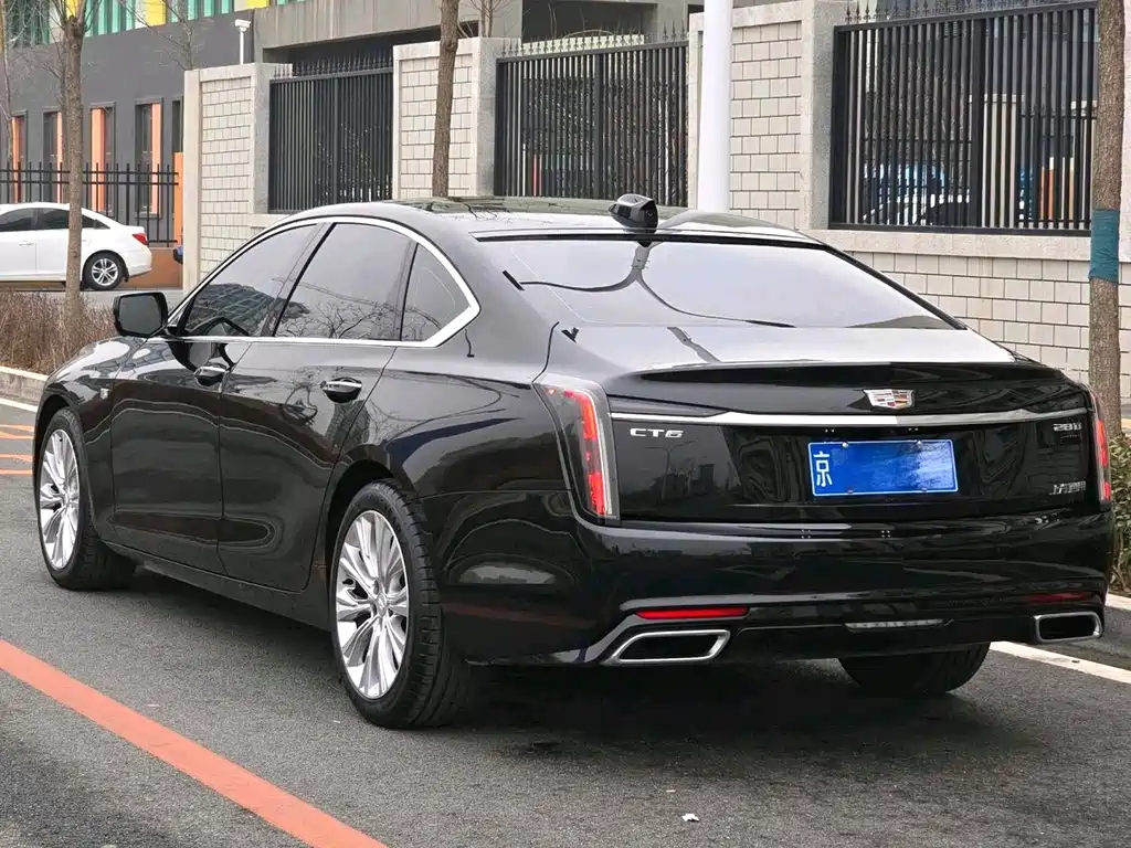 CADILLAC CT6