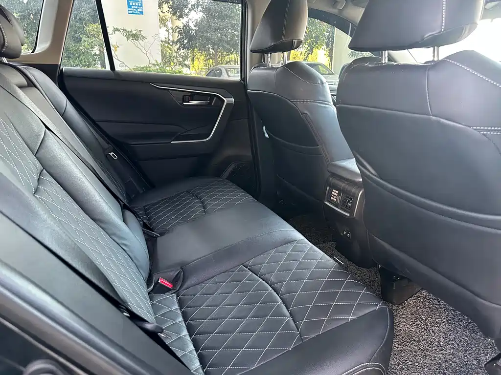 TOYOTA RAV4 RONGFANG