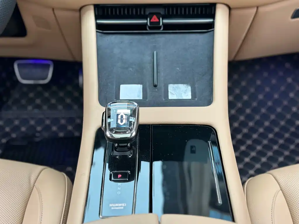 AITO ASK THE WORLD M7