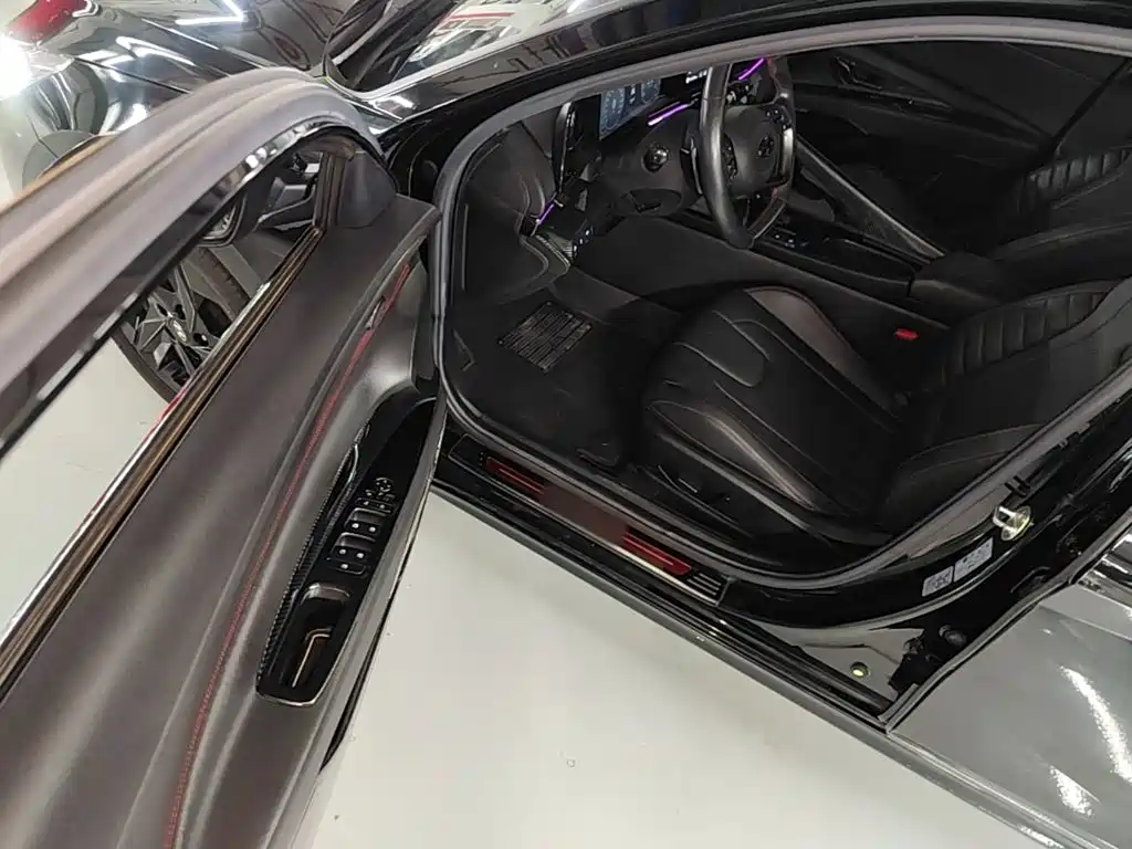 Hyundai Elantra — миниатюра 16
