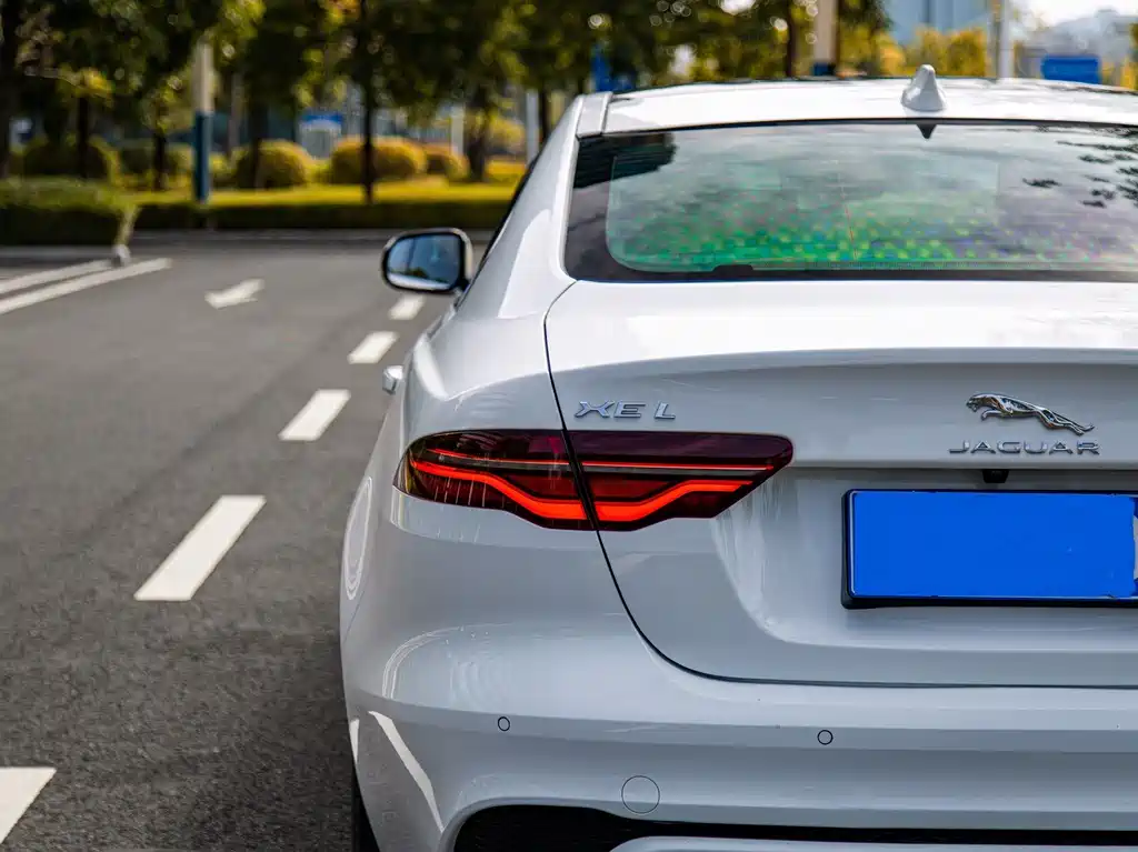 Jaguar XEL — миниатюра 11