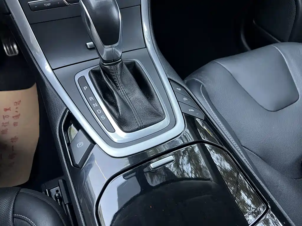Ford Edge — миниатюра 15