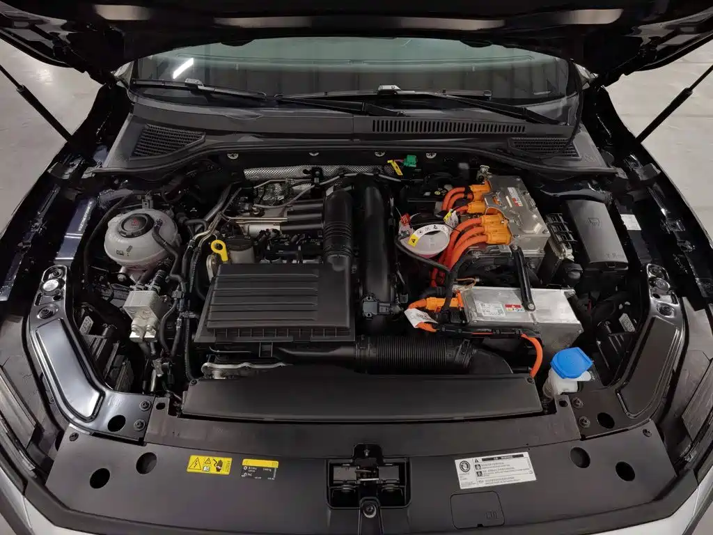 Volkswagen Passat PHEV — миниатюра 6
