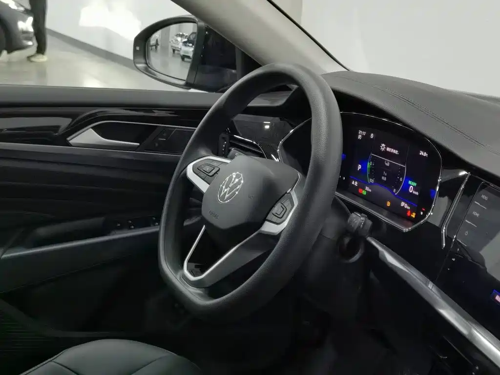Volkswagen Passat PHEV — миниатюра 22