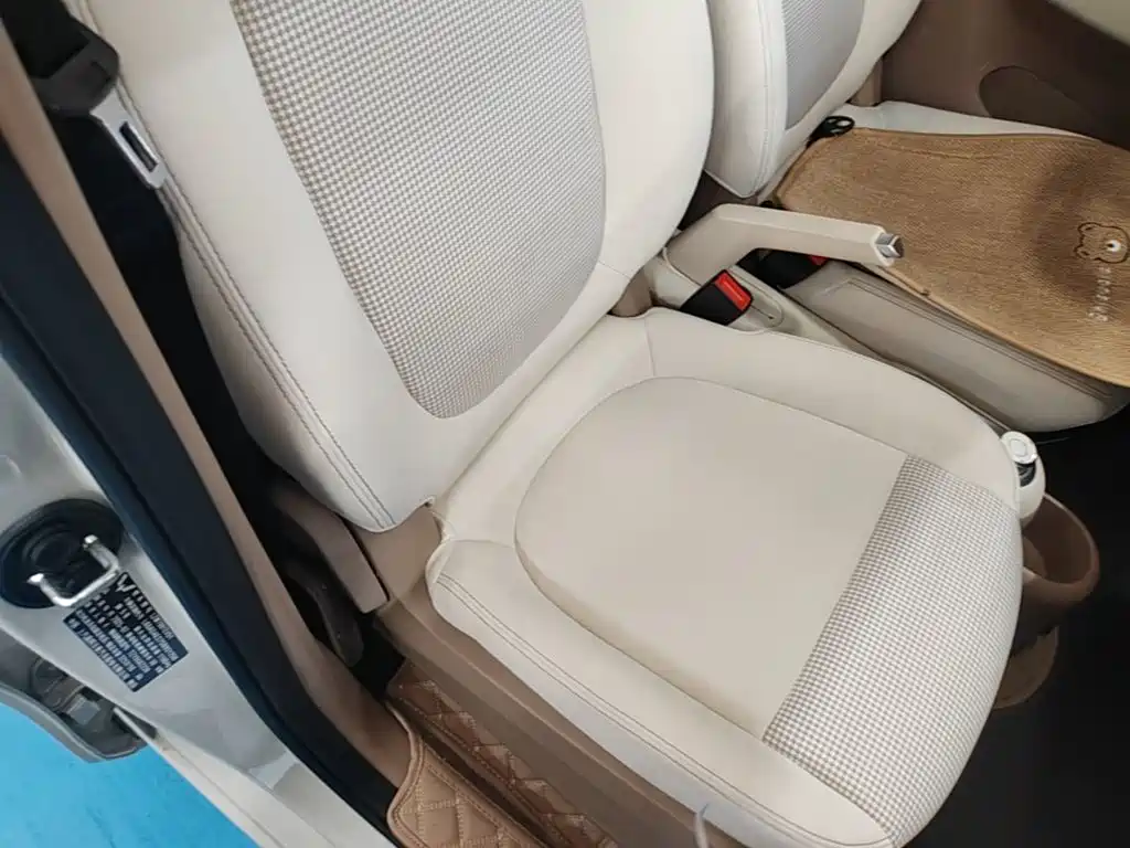 Wuling MINIEV — миниатюра 25