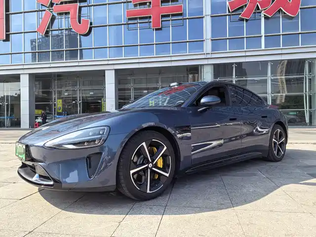 XIAOMI CAR XIAOMI SU7 2025