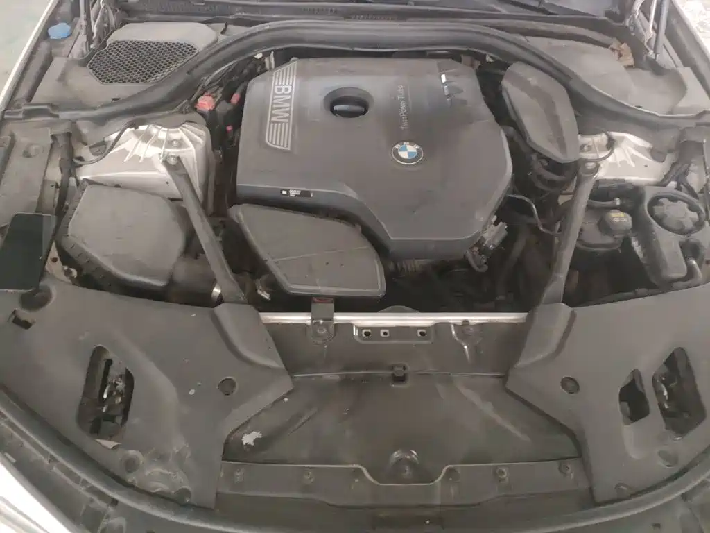 BMW 5 Series — миниатюра 11