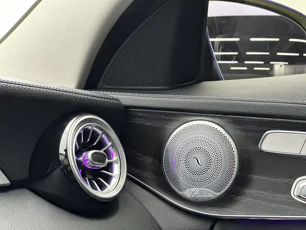 Mercedes-Benz C-Class — миниатюра 13