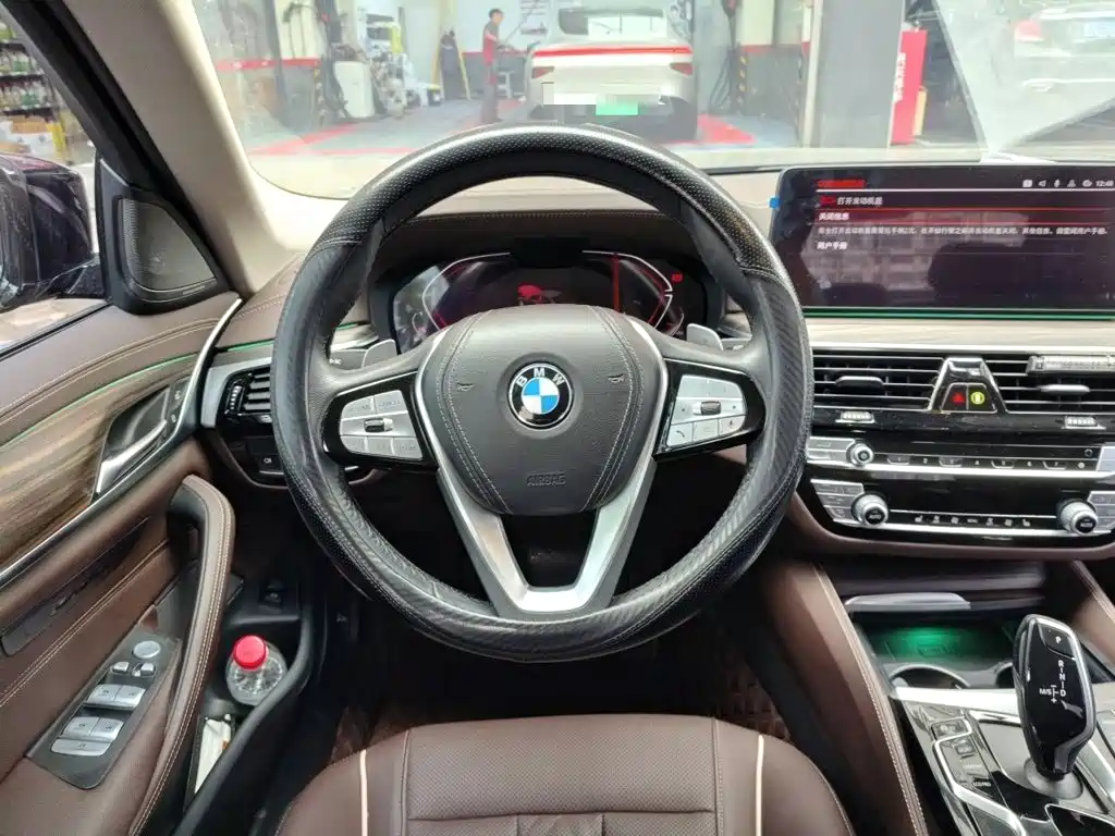 BMW 5 Series — миниатюра 6