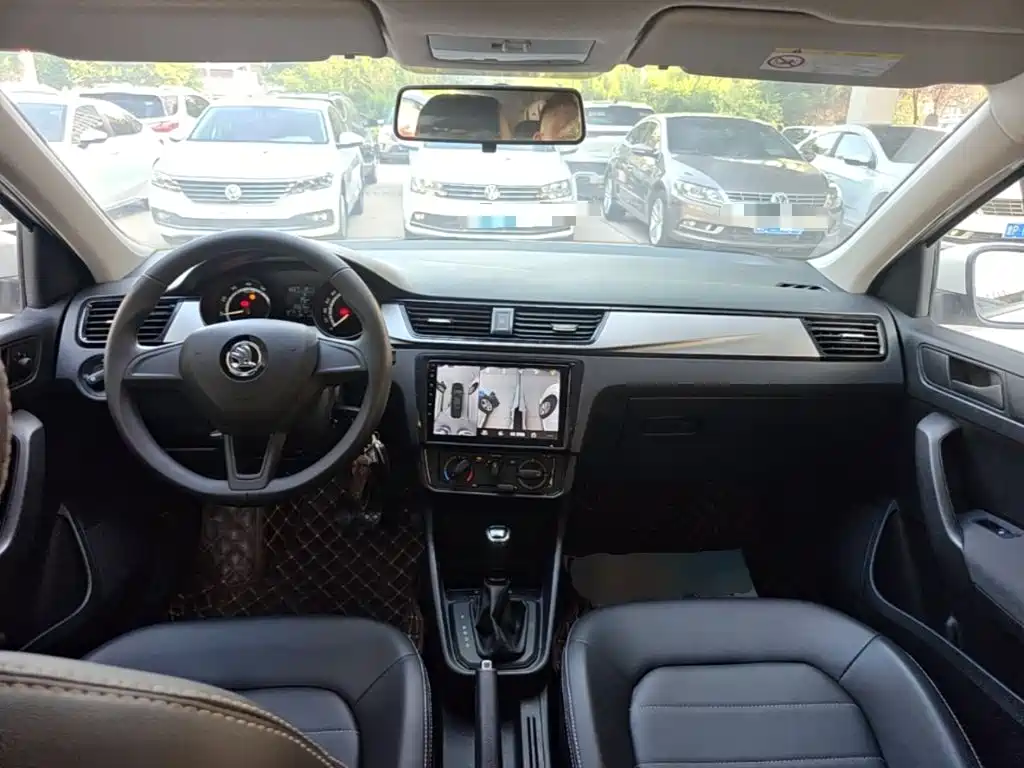 Skoda Rapid Spaceback — миниатюра 10