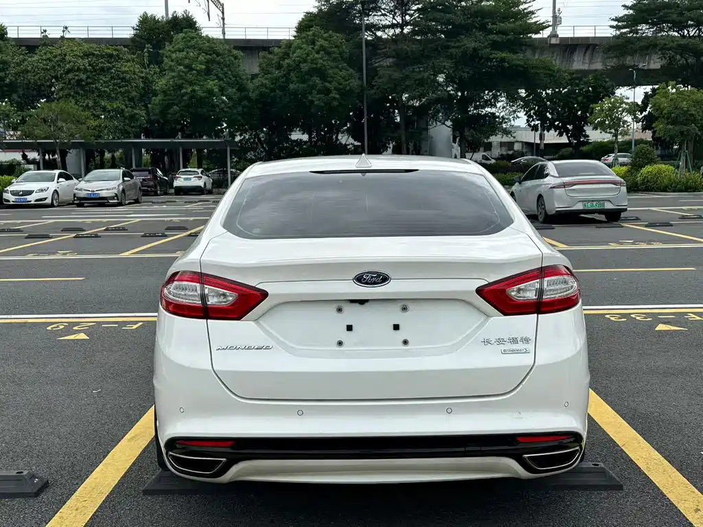 Ford Mondeo — миниатюра 5