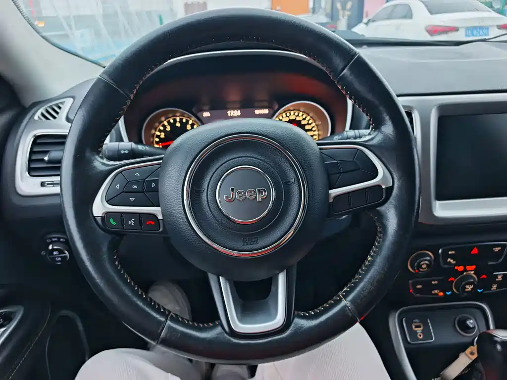 Jeep Compass — миниатюра 15
