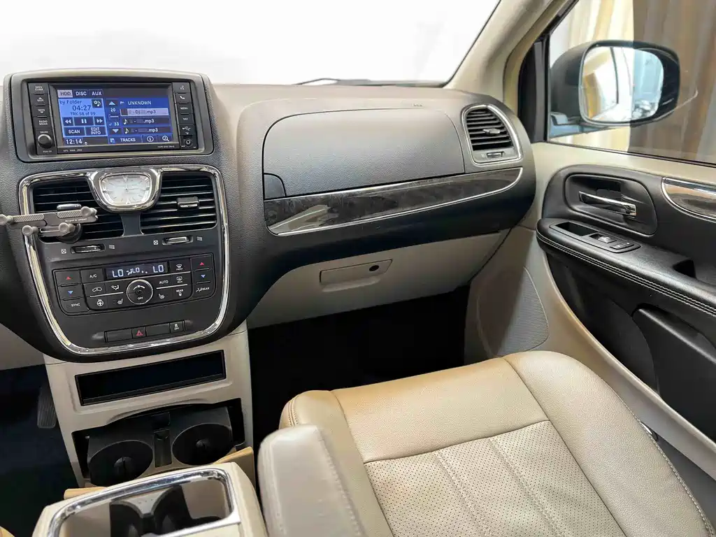 Chrysler Grand Voyager (Import) 3.6L Comfort Edition, фото 5