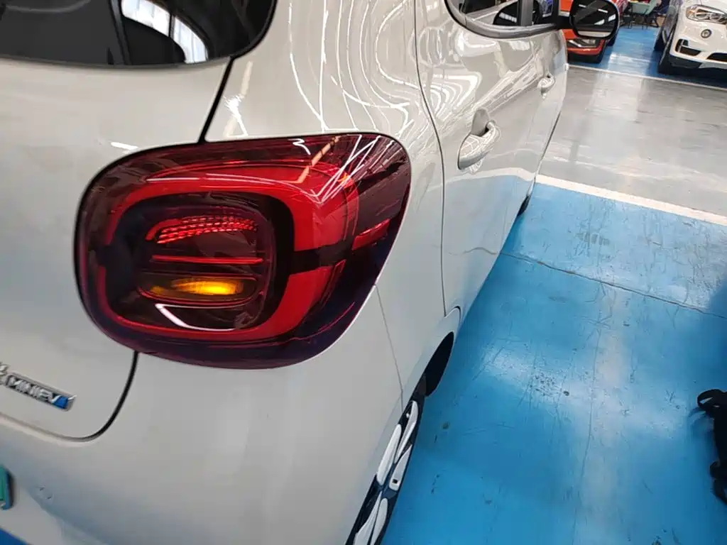 Wuling MINIEV — миниатюра 8