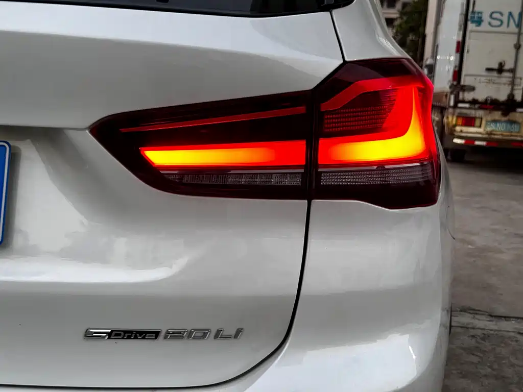BMW X1 — миниатюра 10
