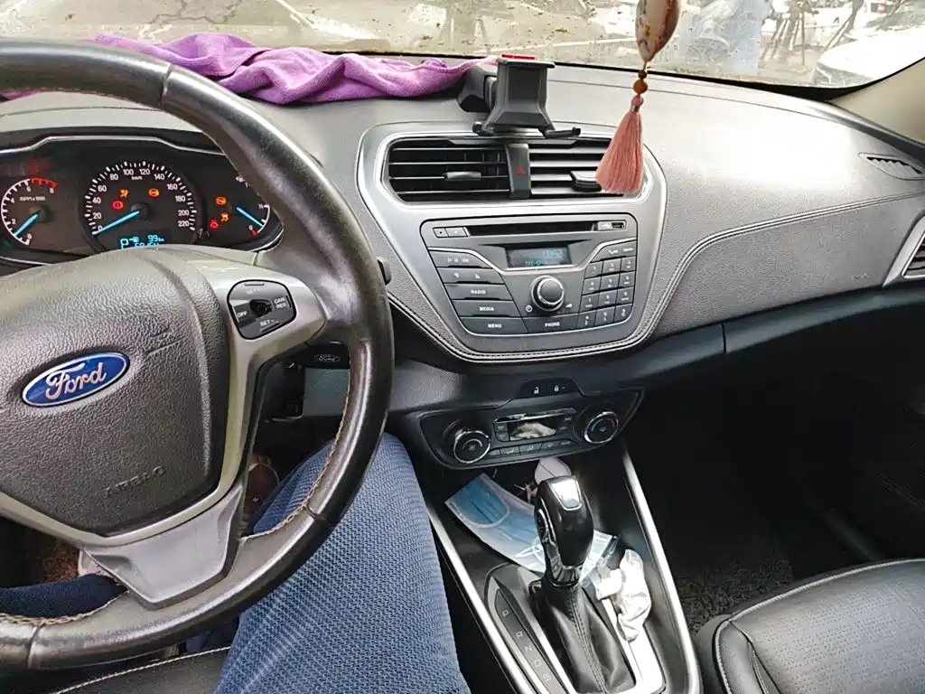 Ford Escort — миниатюра 10