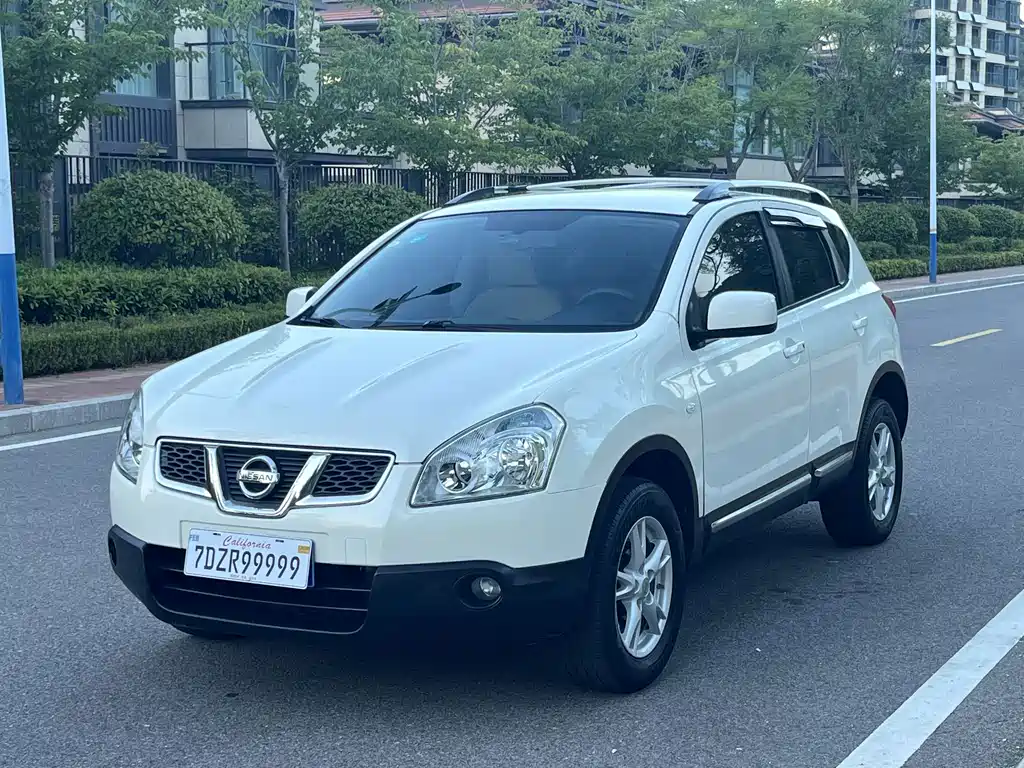 2014 Nissan Qashqai - zdjęcie 1 z 11