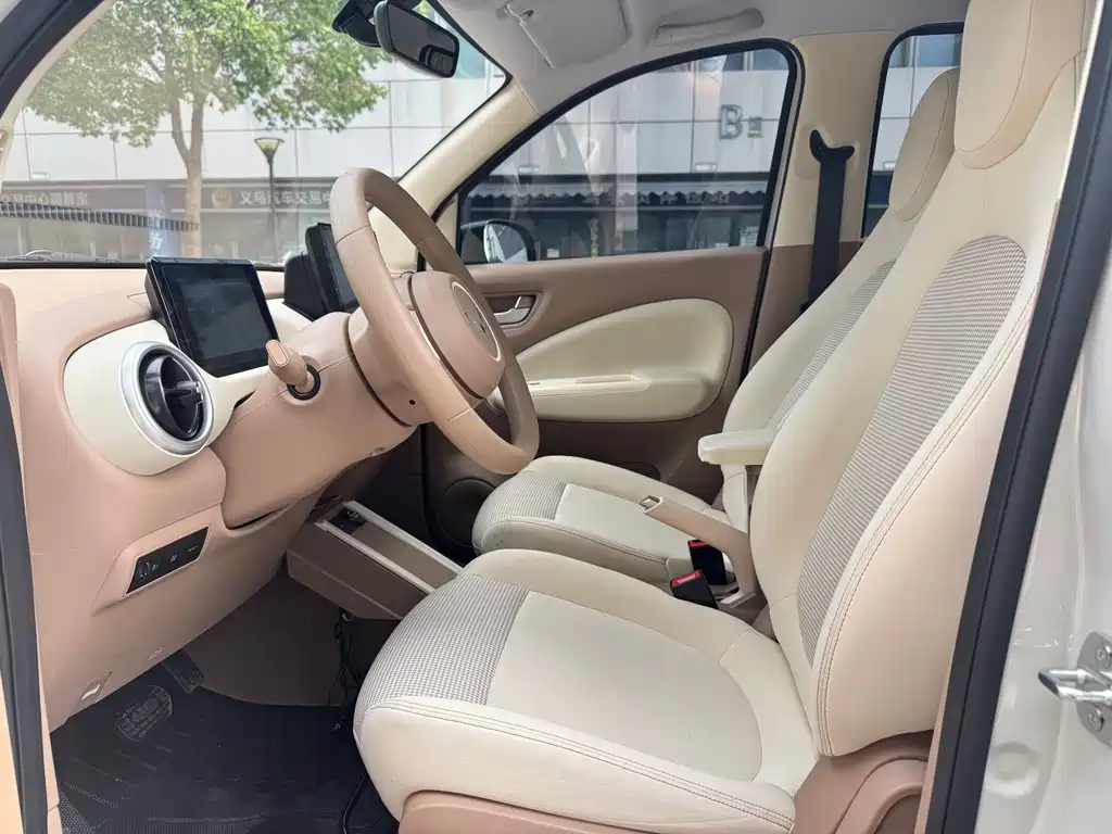 Wuling MINIEV — миниатюра 4