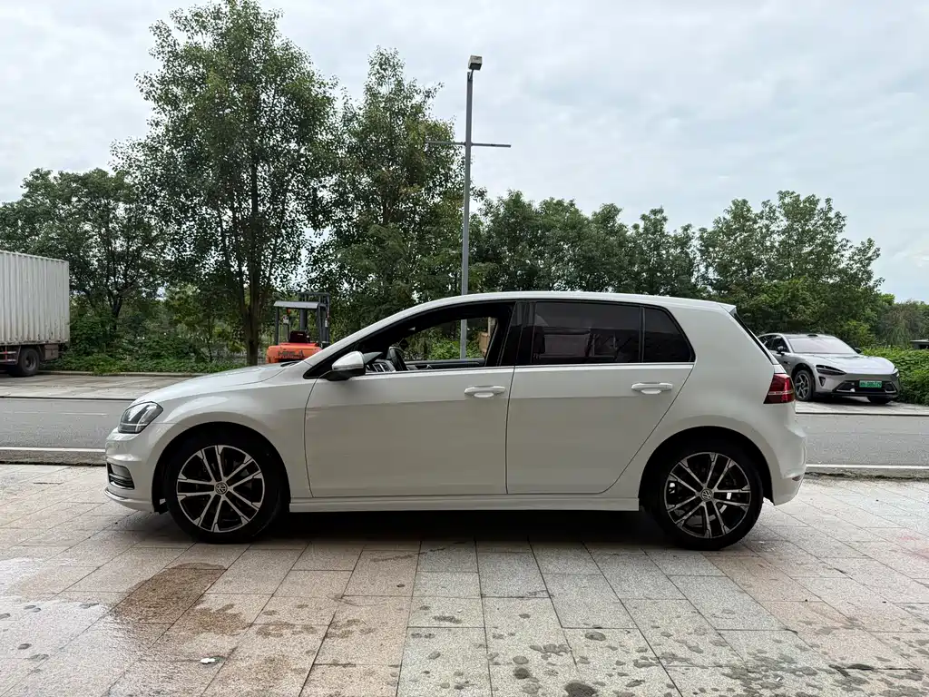 Volkswagen Golf — миниатюра 4