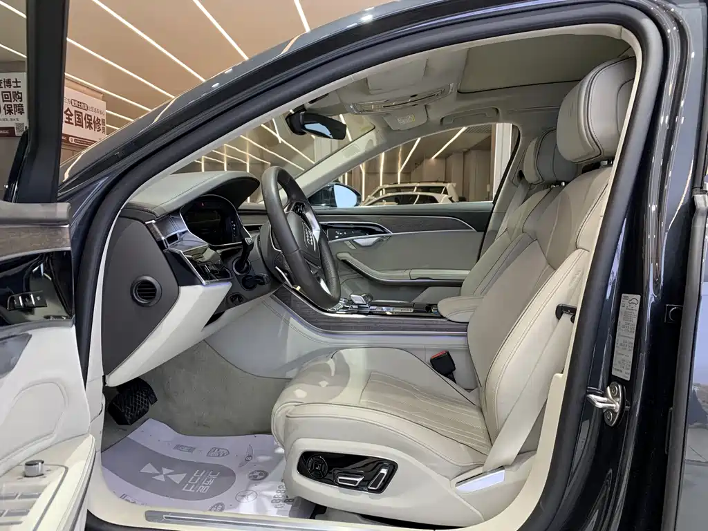 Audi A8 2023 A8L 55 TFSI quattro Flagship