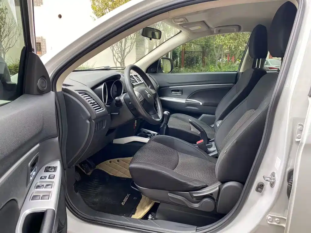 Mitsubishi ASX — миниатюра 9