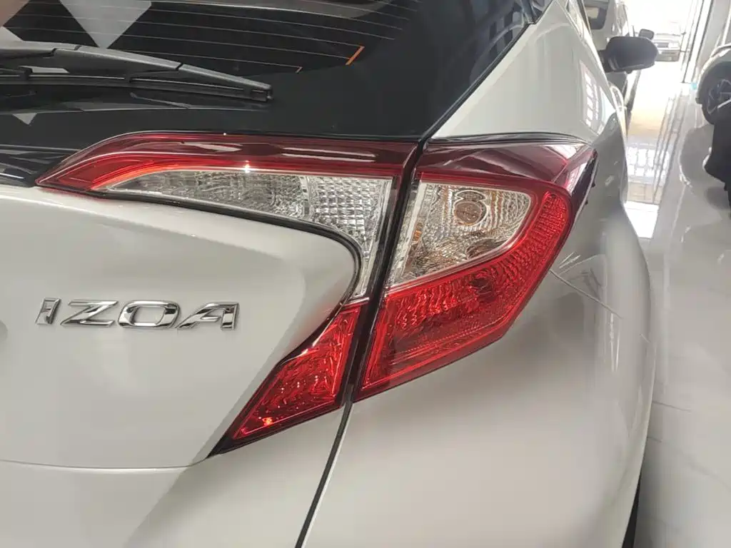 Toyota IZOA — миниатюра 8