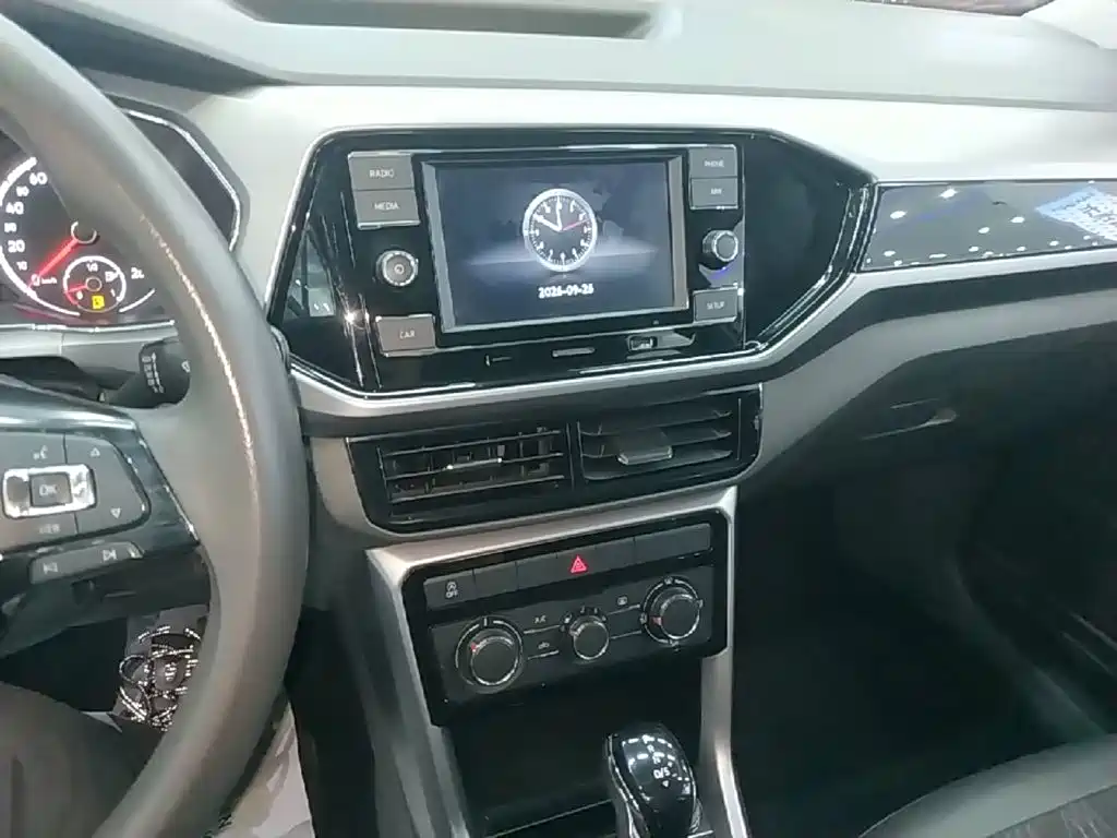 Volkswagen T-Cross — миниатюра 13