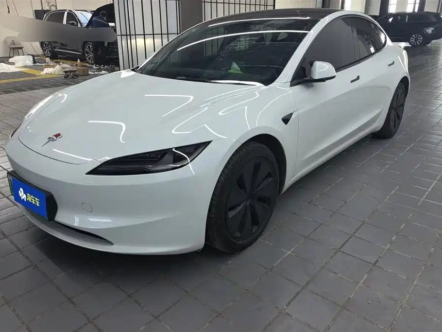 Tesla Model 3 2025