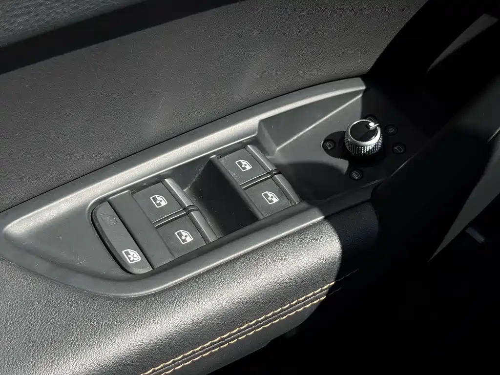 Audi Q5L — миниатюра 19