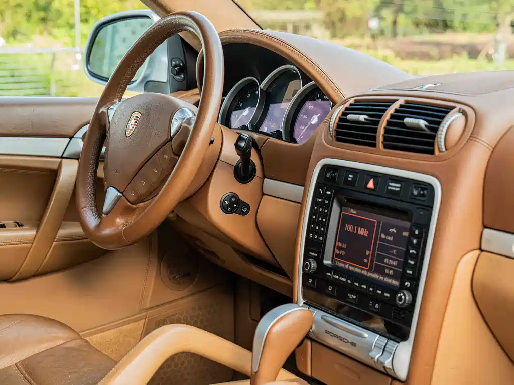 Porsche Cayenne — миниатюра 17